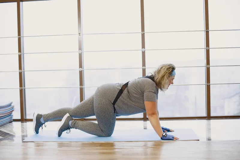 Lonkan koukistajan venytys – Miksi istuminen jäykistää