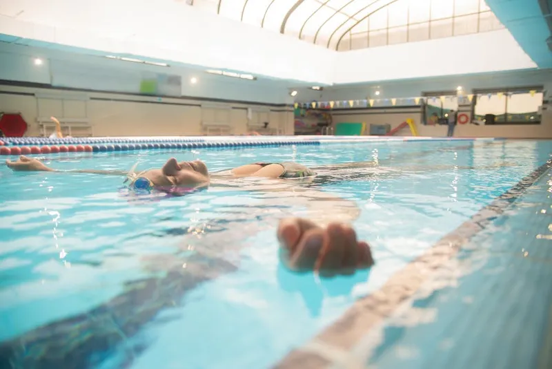 Nivelystävällinen liikunta – Opas nivelvaivoista kärsiville