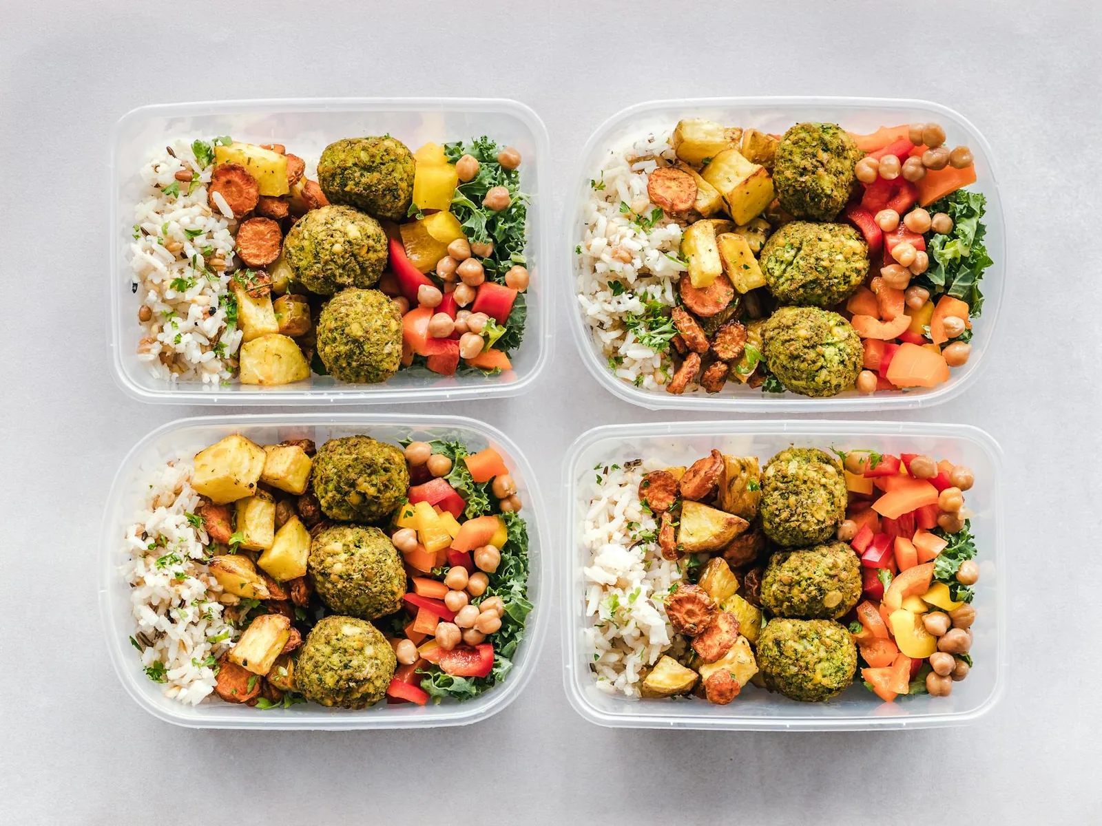 Treeniruokaa ja meal prep -annoksia