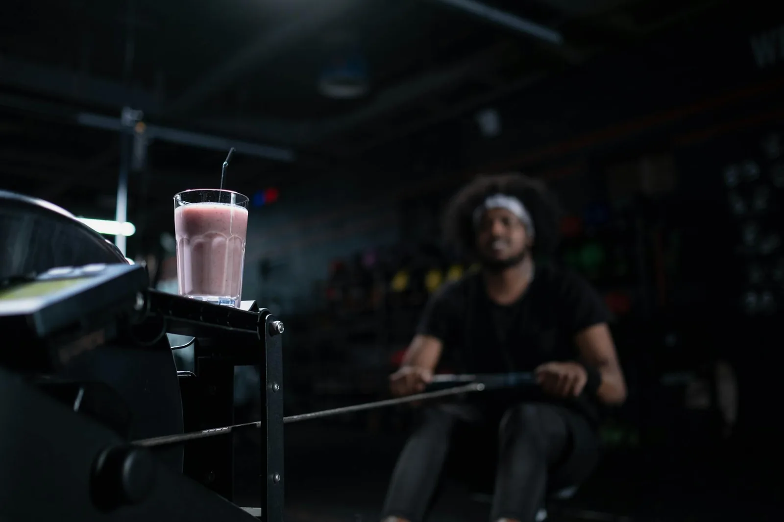 Mansikkainen palautumissmoothie treenin jälkeen